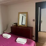 Apt With Balcony Near Rossio