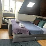 Apt With Balcony Near Rossio